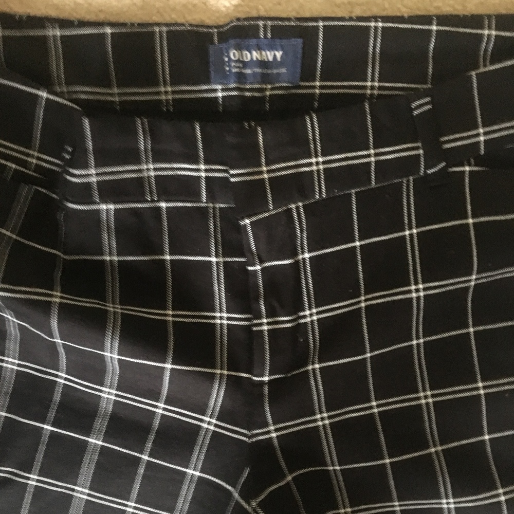 Sz. 16 Old Navy B&W Plaid Pants